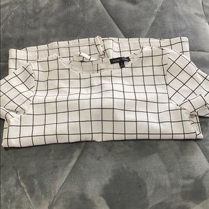 squared shirt with ties in the back